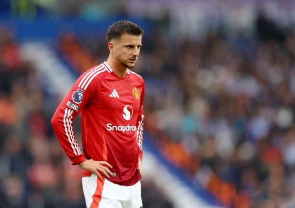 曼聯(lián)最水7號??芒特6420萬加盟1年半1球1助，首發(fā)踢13分鐘又傷了